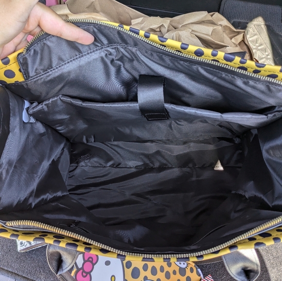 Hello kitty luggage tote purse - Picture 6 of 8